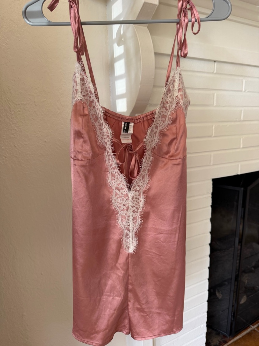 PrettyLittleThing Blush Pink Satin Lace-Trim Chemise